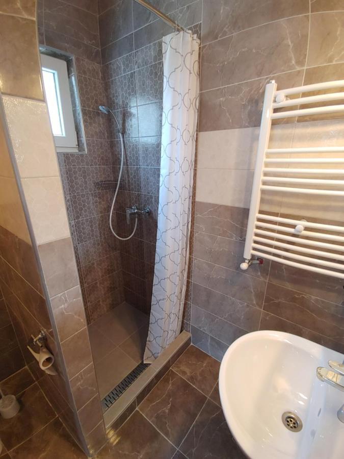 Fiesta Apartman Мішкольц Екстер'єр фото