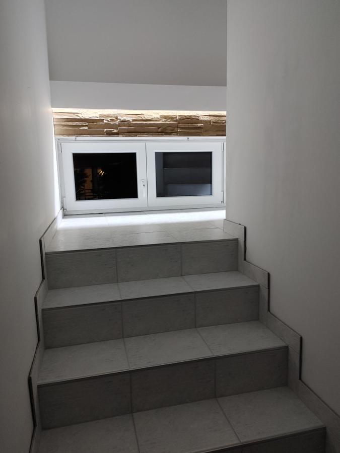 Fiesta Apartman Мішкольц Екстер'єр фото