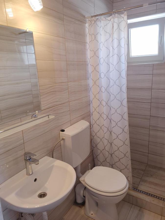 Fiesta Apartman Мішкольц Екстер'єр фото