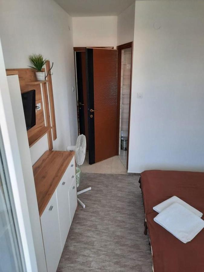 Fiesta Apartman Мішкольц Екстер'єр фото