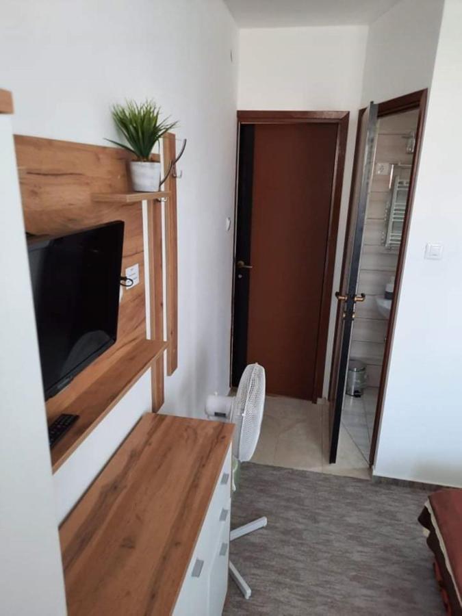 Fiesta Apartman Мішкольц Екстер'єр фото
