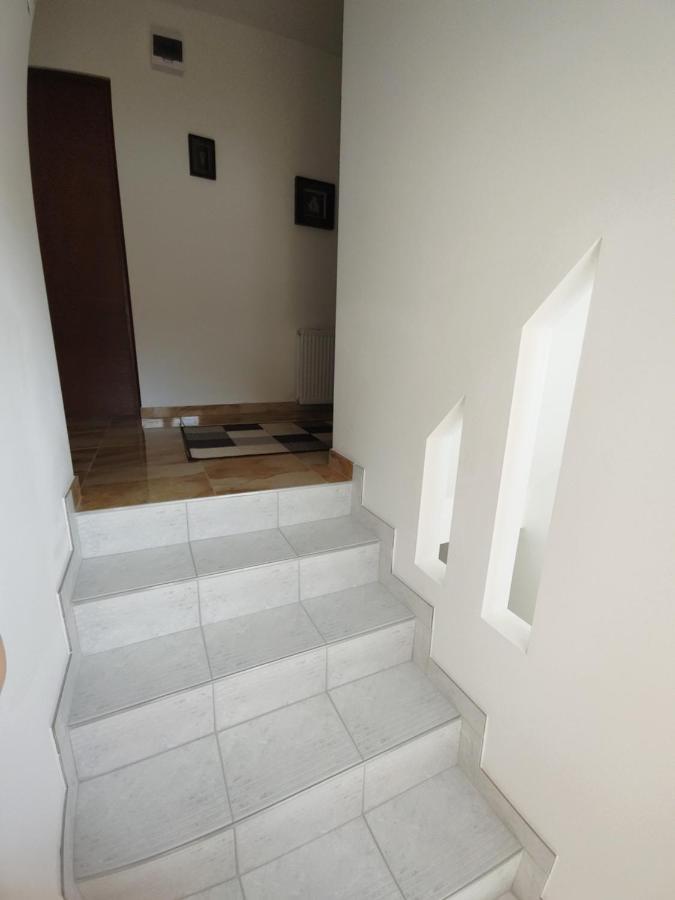 Fiesta Apartman Мішкольц Екстер'єр фото