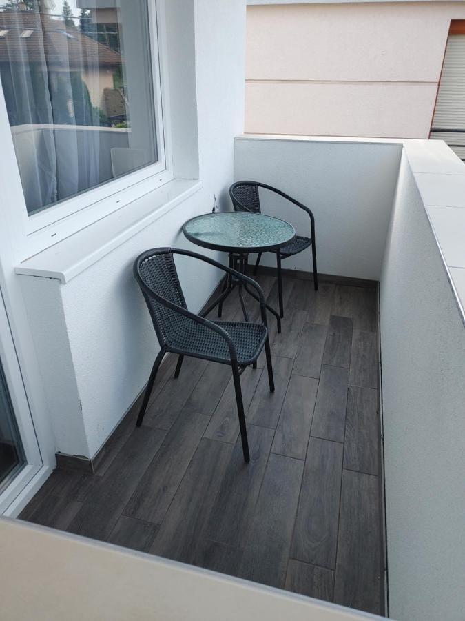 Fiesta Apartman Мішкольц Екстер'єр фото
