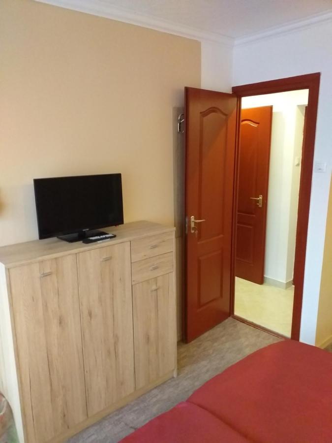 Fiesta Apartman Мішкольц Екстер'єр фото